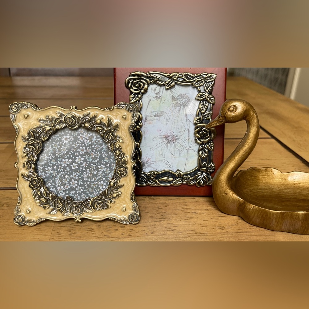 Beautiful set of vintage frames